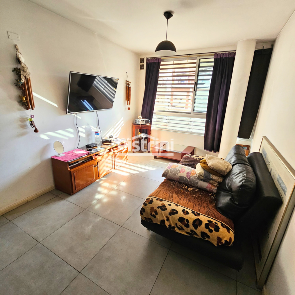 Colon 1889 - 1 dormitorio con cochera