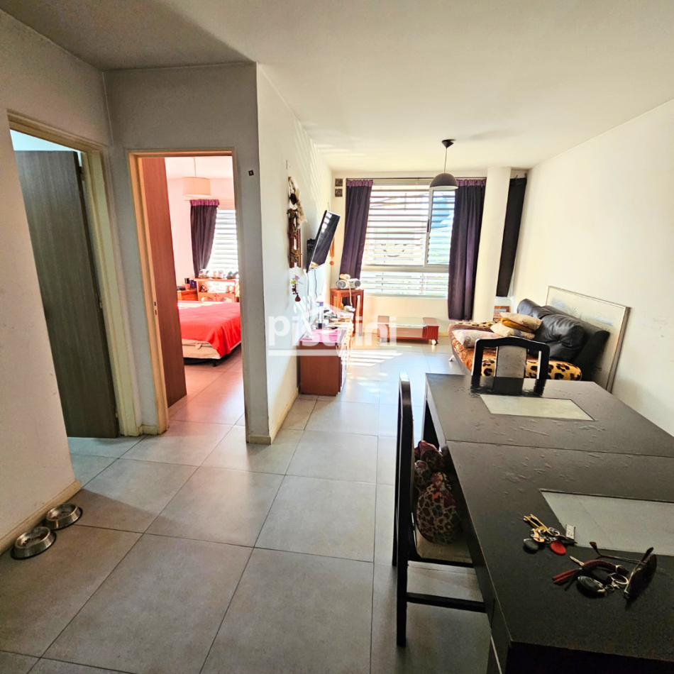 Colon 1889 - 1 dormitorio con cochera