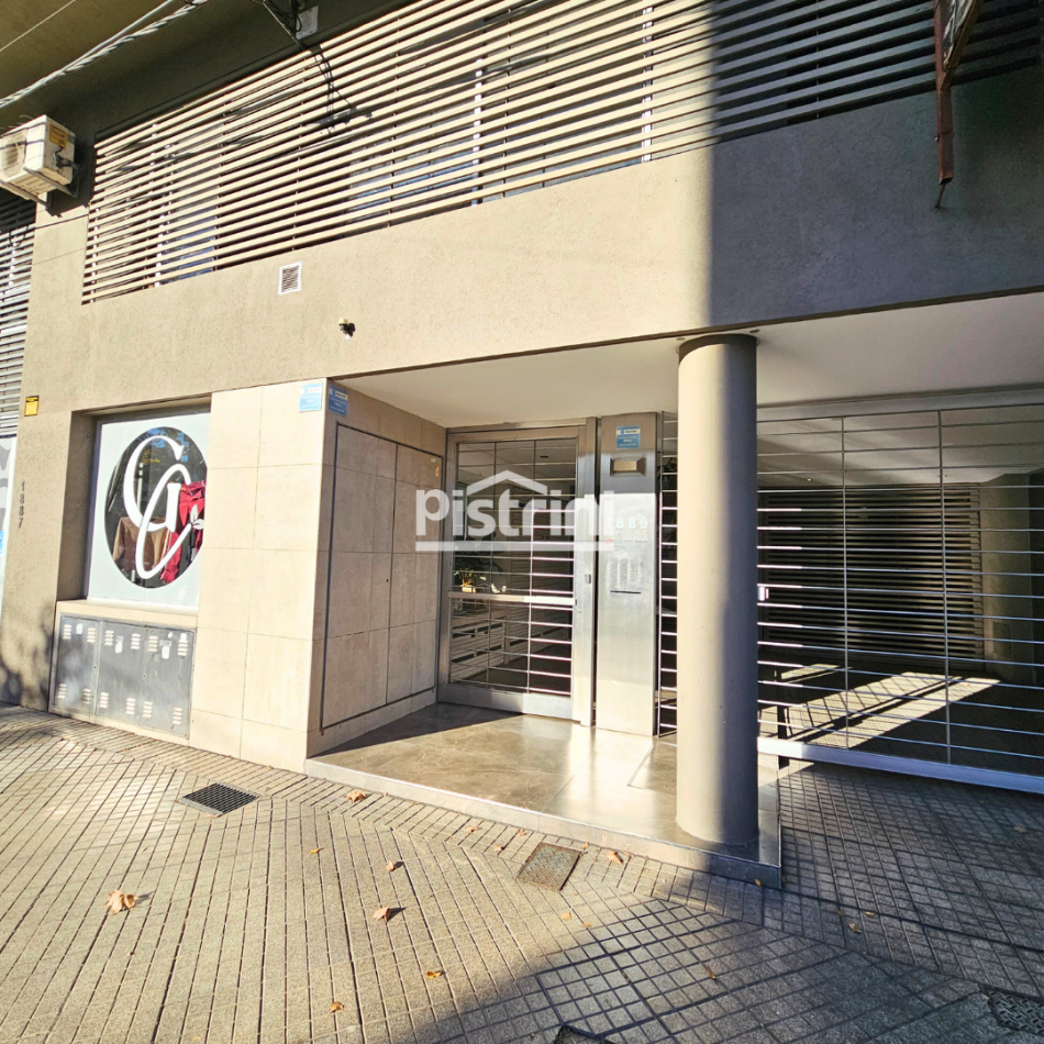 Colon 1889 - 1 dormitorio con cochera