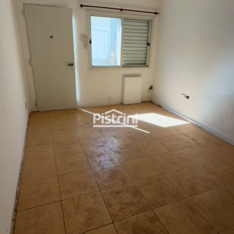 ESTEBAN DE LUCA 1322