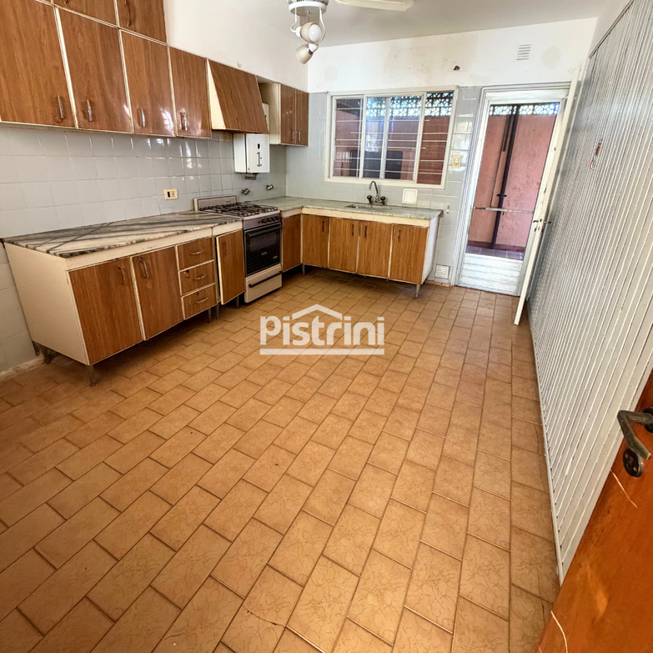 ESTEBAN DE LUCA 1322