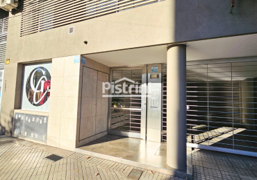 Colon 1889 - 1 dormitorio con cochera